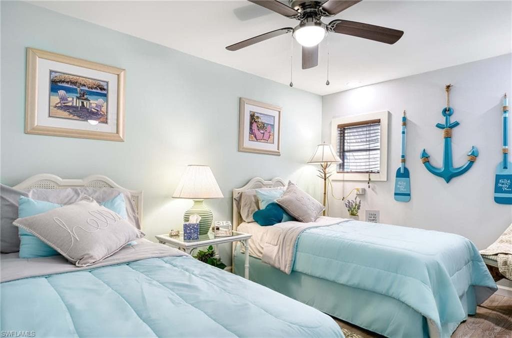 41 Sonderhen DR, NAPLES FL 34114-13