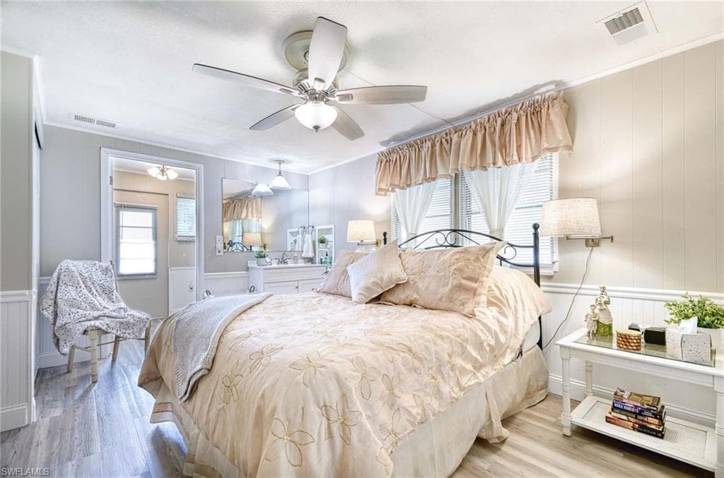 41 Sonderhen DR, NAPLES FL 34114-10