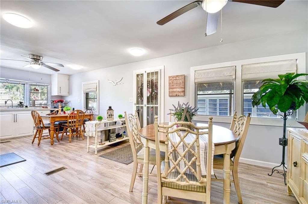 41 Sonderhen DR, NAPLES FL 34114-3