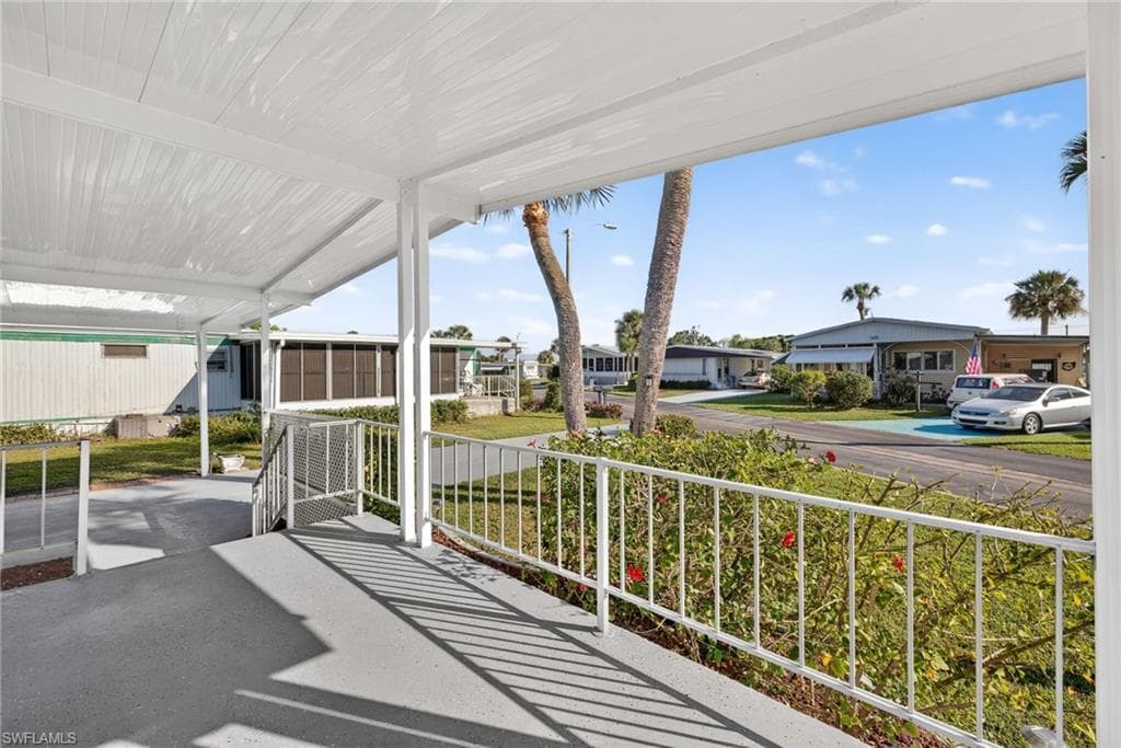 115 Overland TRL, NORTH FORT MYERS FL 33917-3