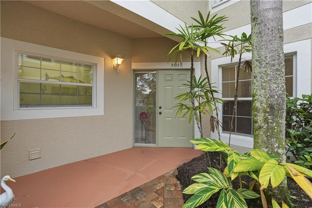 5390 Andover DR # 101, NAPLES FL 34110-5