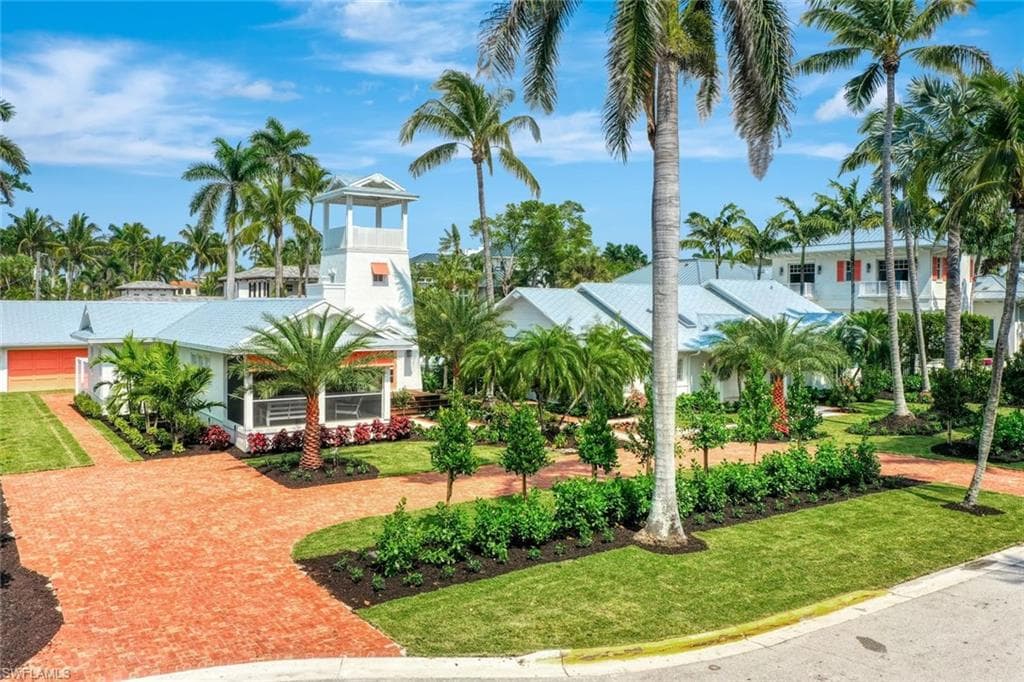 47 8th AVE S, NAPLES FL 34102-1