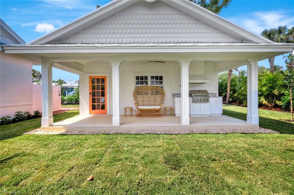 47 8th AVE S, NAPLES FL 34102-21