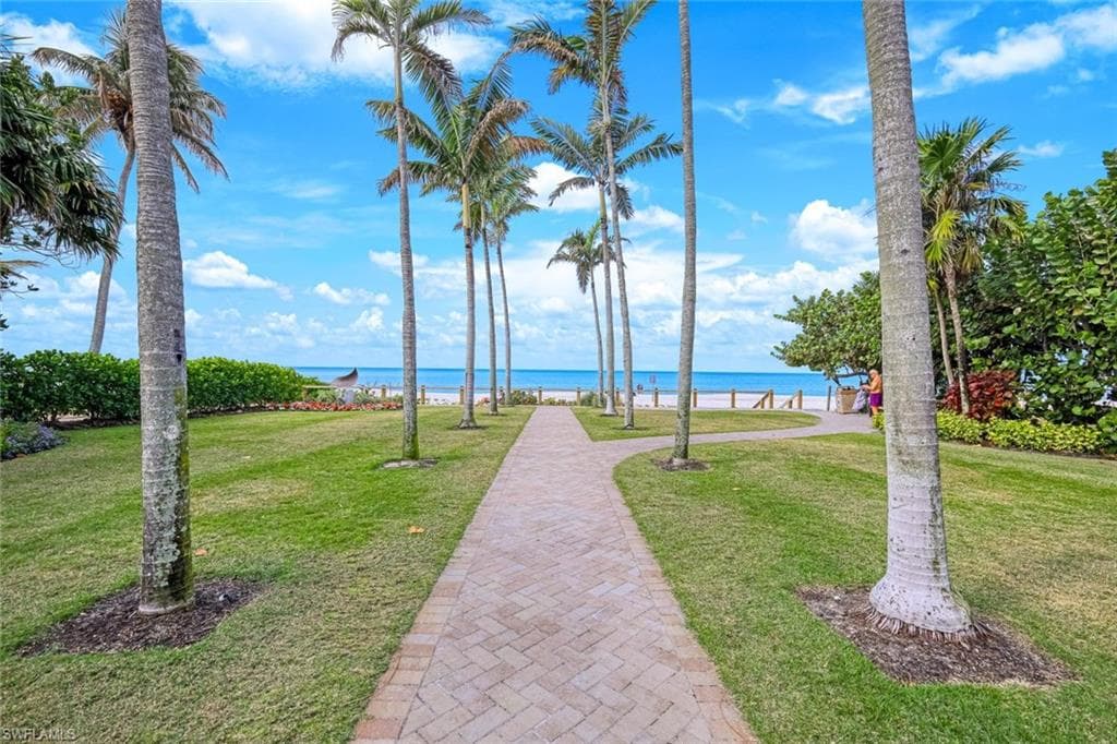 47 8th AVE S, NAPLES FL 34102-23
