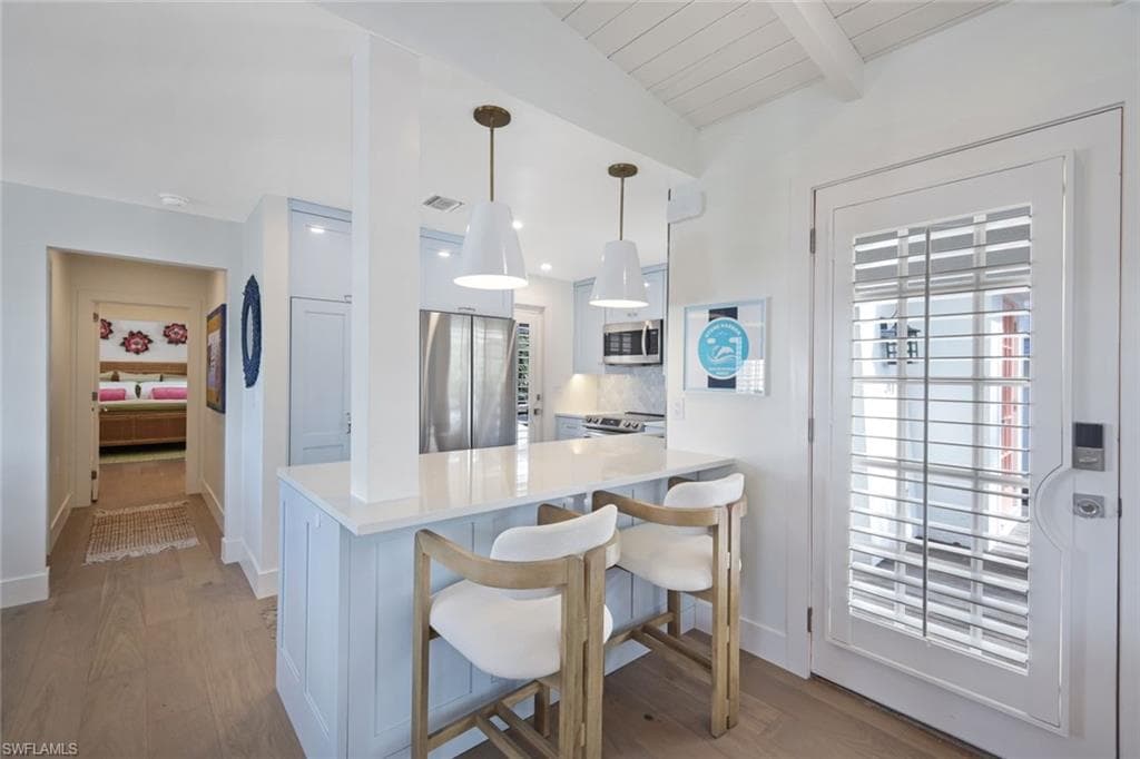 47 8th AVE S, NAPLES FL 34102-7