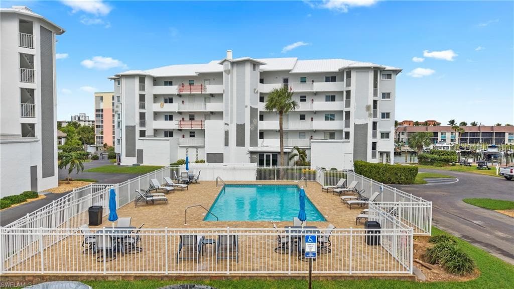 4551 Bay Beach LN 253-36
