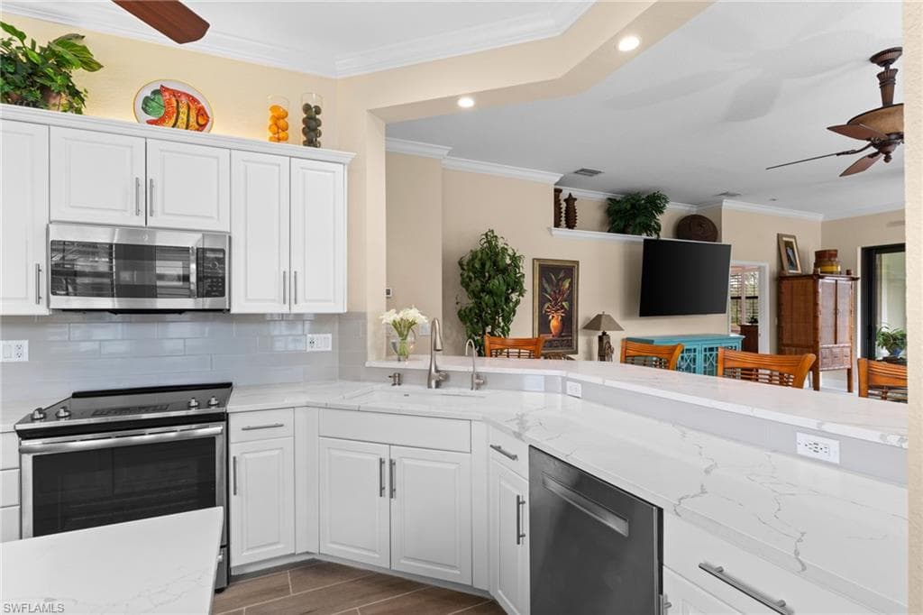 2421 Ravenna BLVD # 202, NAPLES FL 34109-3