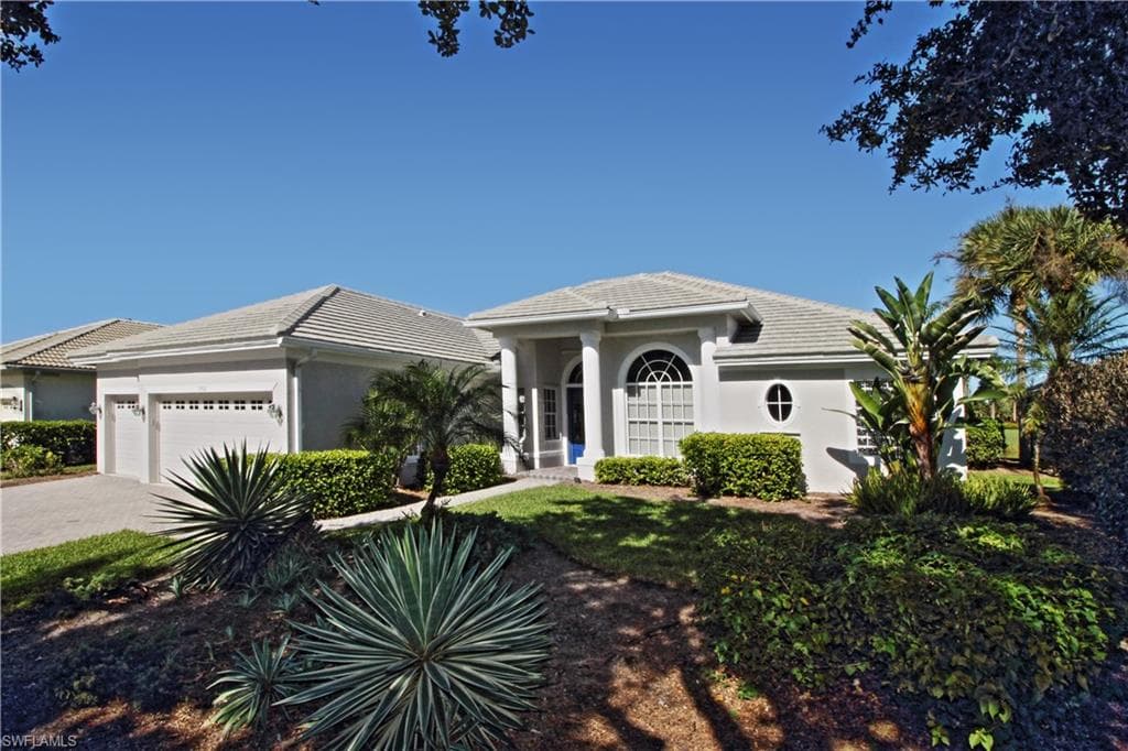 1901 Winding Oaks WAY, NAPLES FL 34109-4