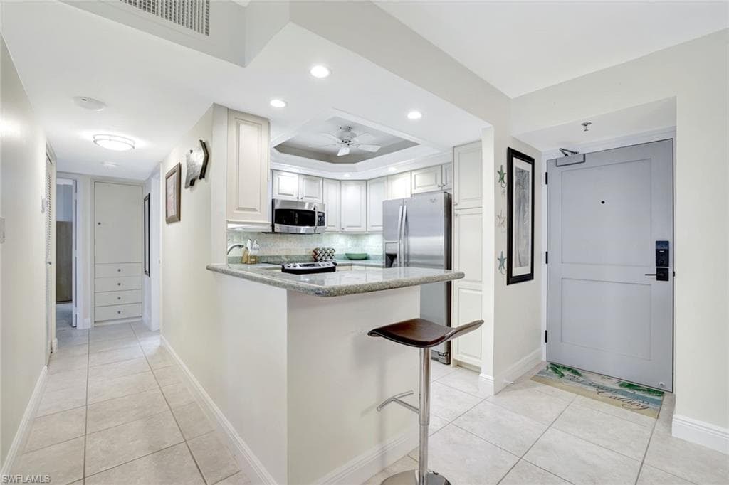 260 Seaview CT # 1210, MARCO ISLAND FL 34145-10