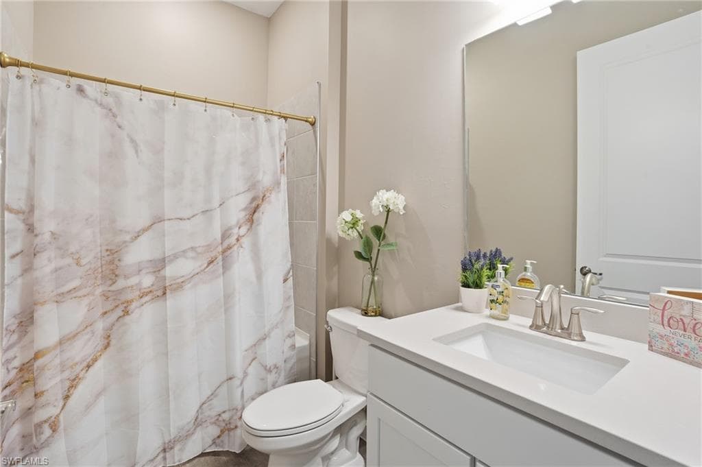 17120 Serengeti CIR, ALVA FL 33920-35