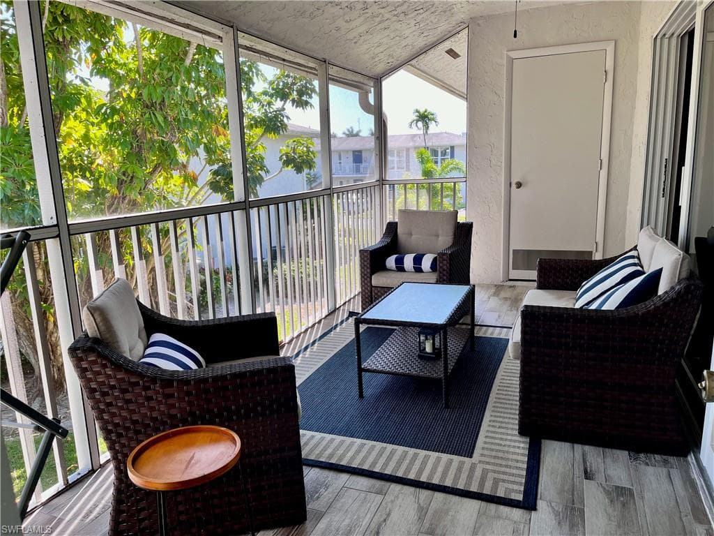 202 Peppermint LN # 2, NAPLES FL 34112-1