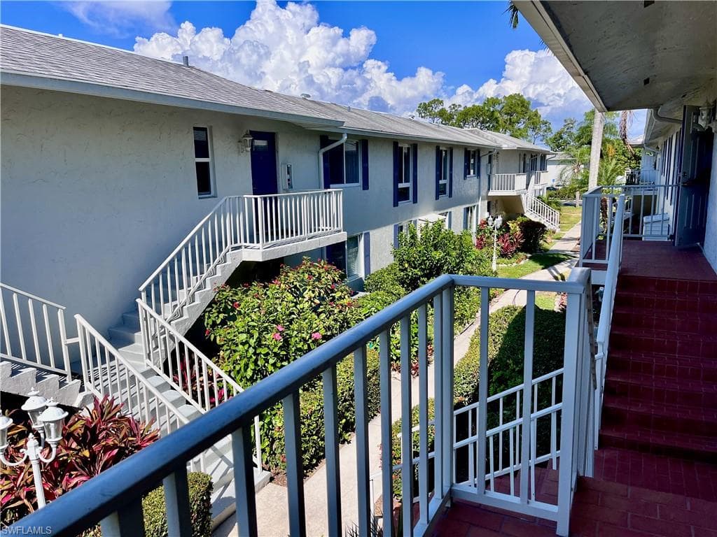 202 Peppermint LN # 2, NAPLES FL 34112-13