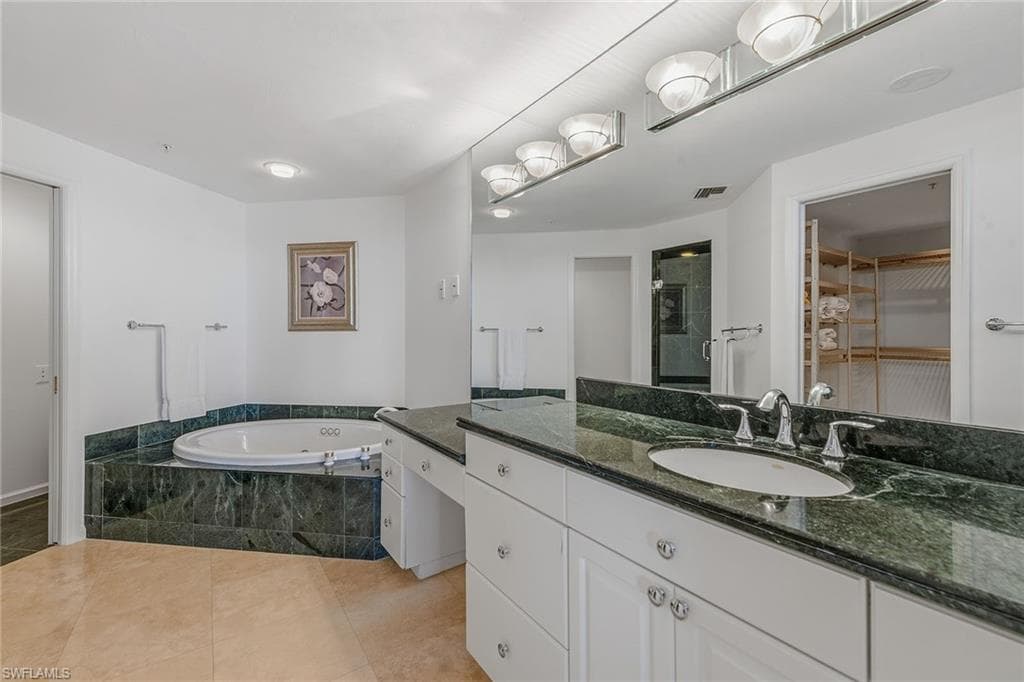 60 Seagate DR # 1606, NAPLES FL 34103-22