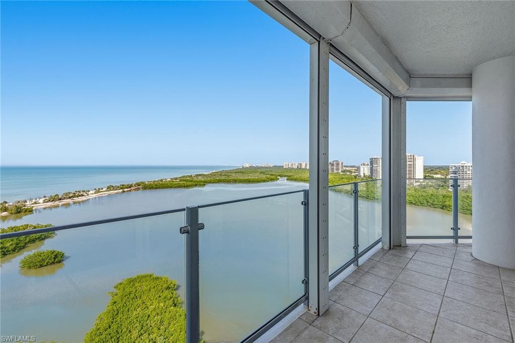 60 Seagate DR # 1606, NAPLES FL 34103-1