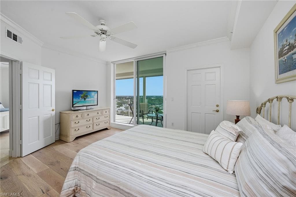 60 Seagate DR # 1606, NAPLES FL 34103-16