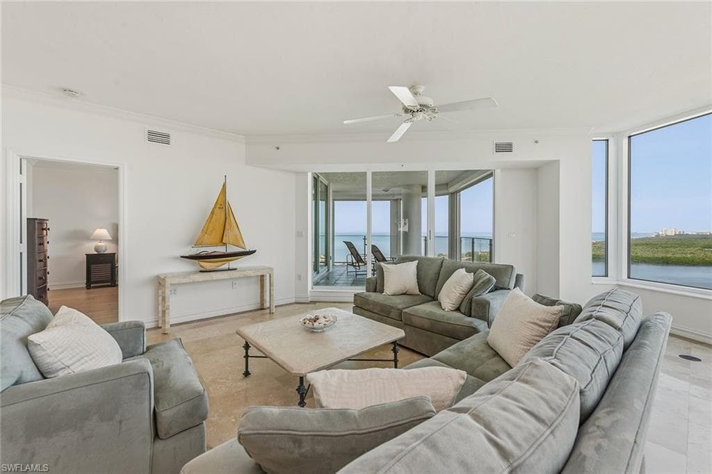 60 Seagate DR # 1606, NAPLES FL 34103-2