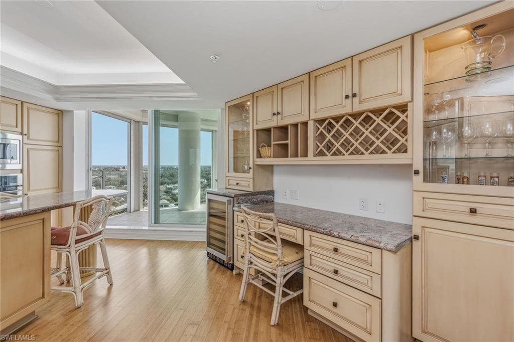 60 Seagate DR # 1606, NAPLES FL 34103-8