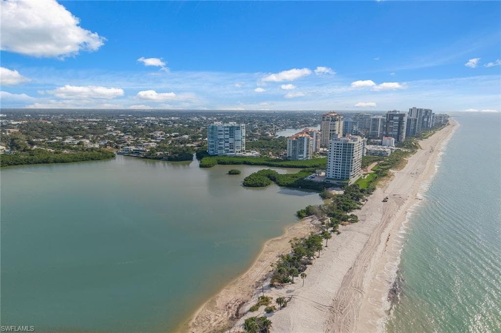 60 Seagate DR # 1606, NAPLES FL 34103-32