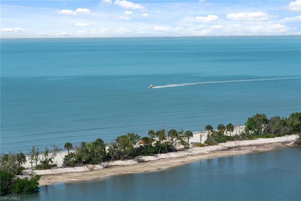 60 Seagate DR # 1606, NAPLES FL 34103-36