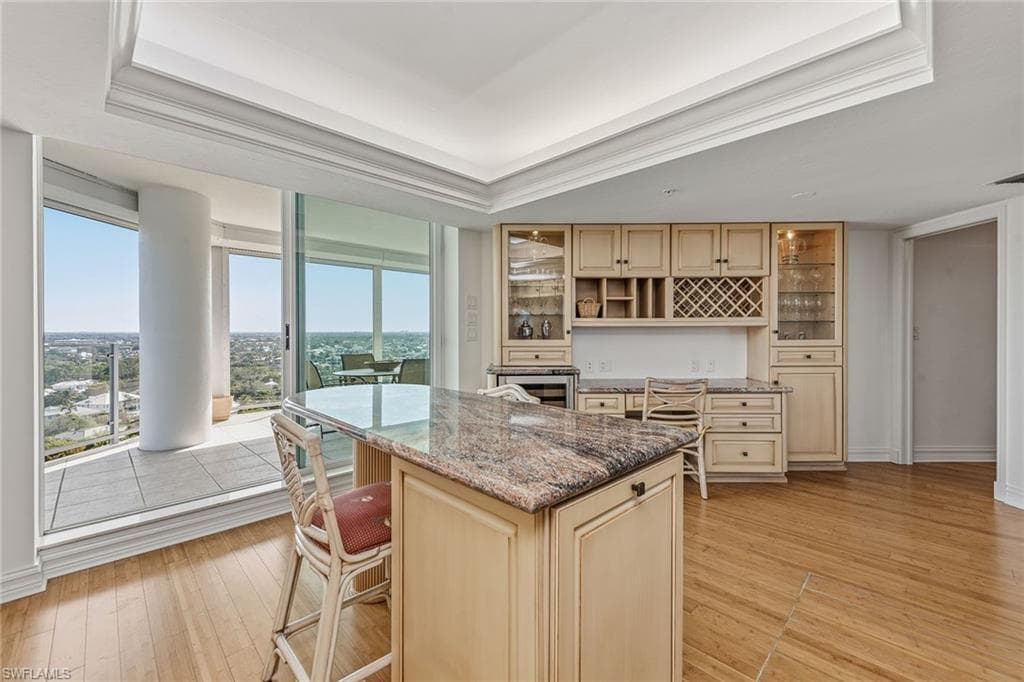 60 Seagate DR # 1606, NAPLES FL 34103-10
