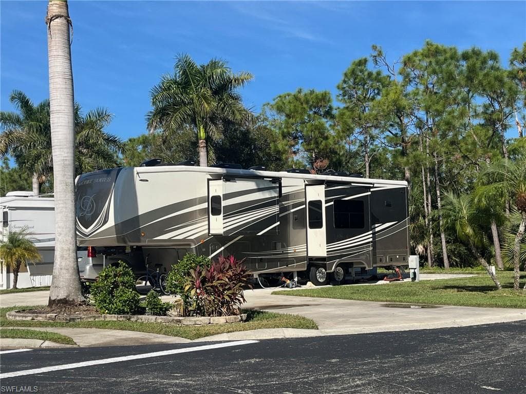 1348 Diamond Lake CIR-4