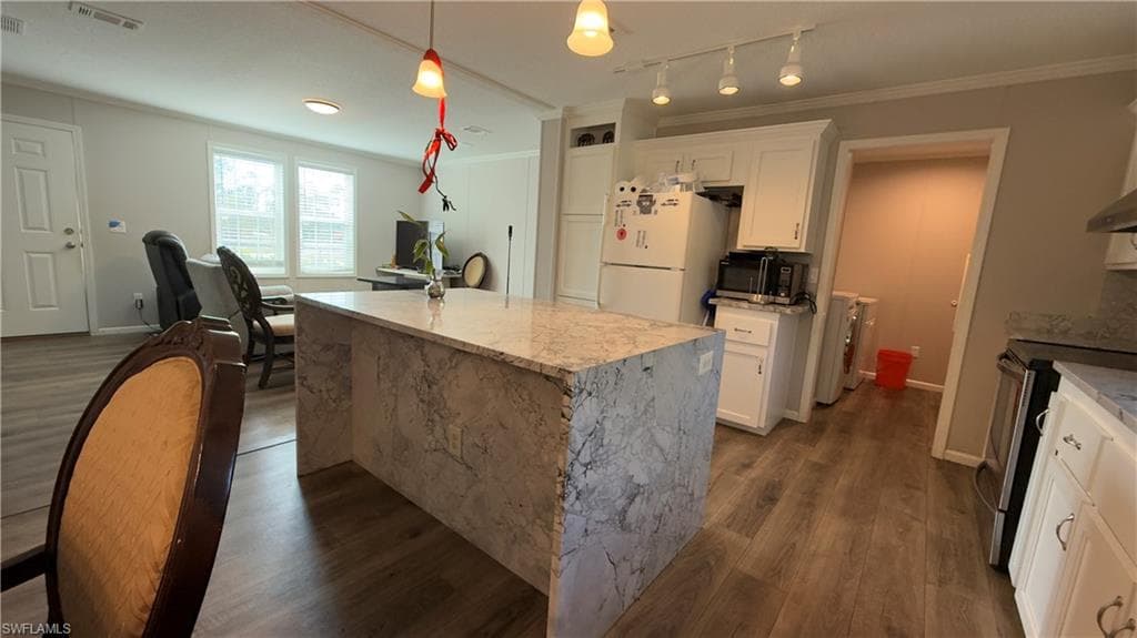 28119 Crescent Lake DR, PUNTA GORDA FL 33955-7