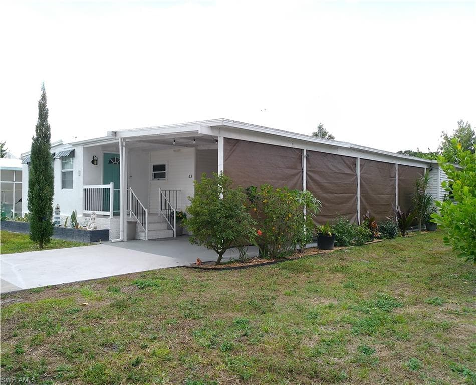 33 Henderson DR, NAPLES FL 34114-45