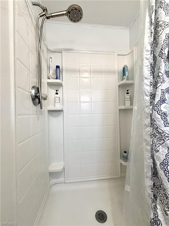 33 Henderson DR, NAPLES FL 34114-12