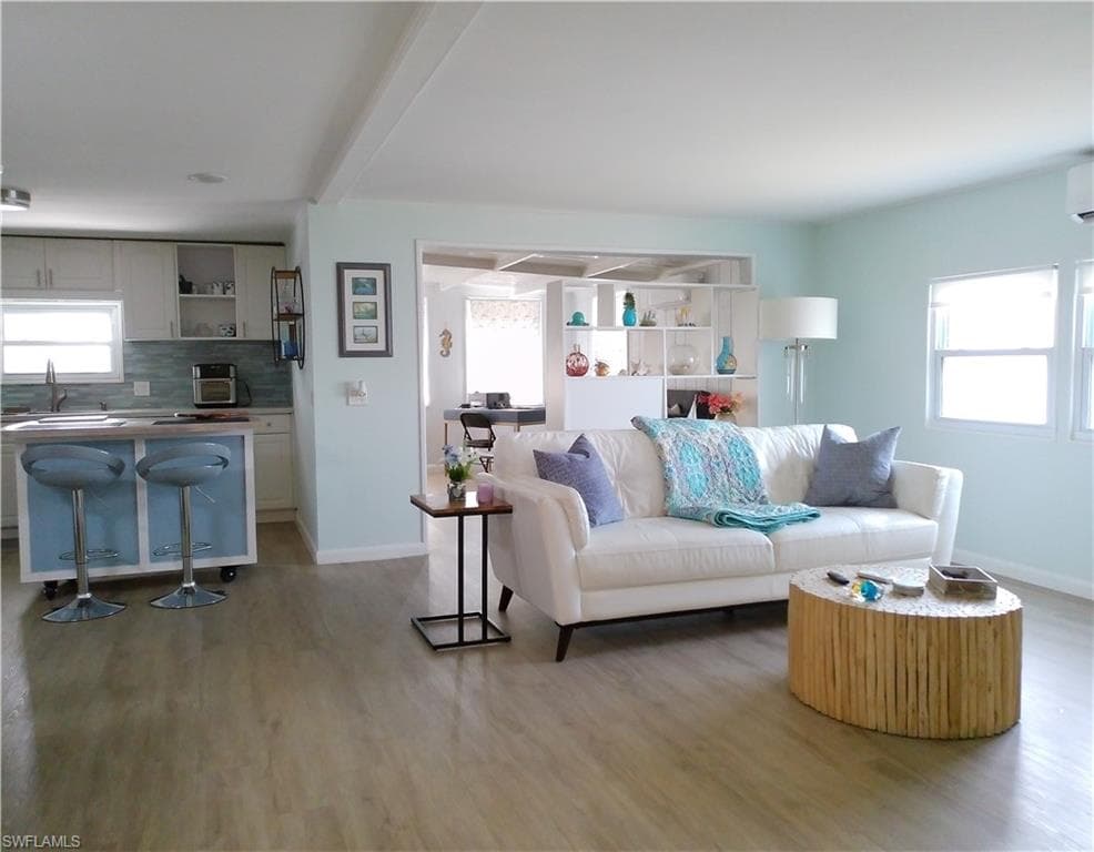 33 Henderson DR, NAPLES FL 34114-42