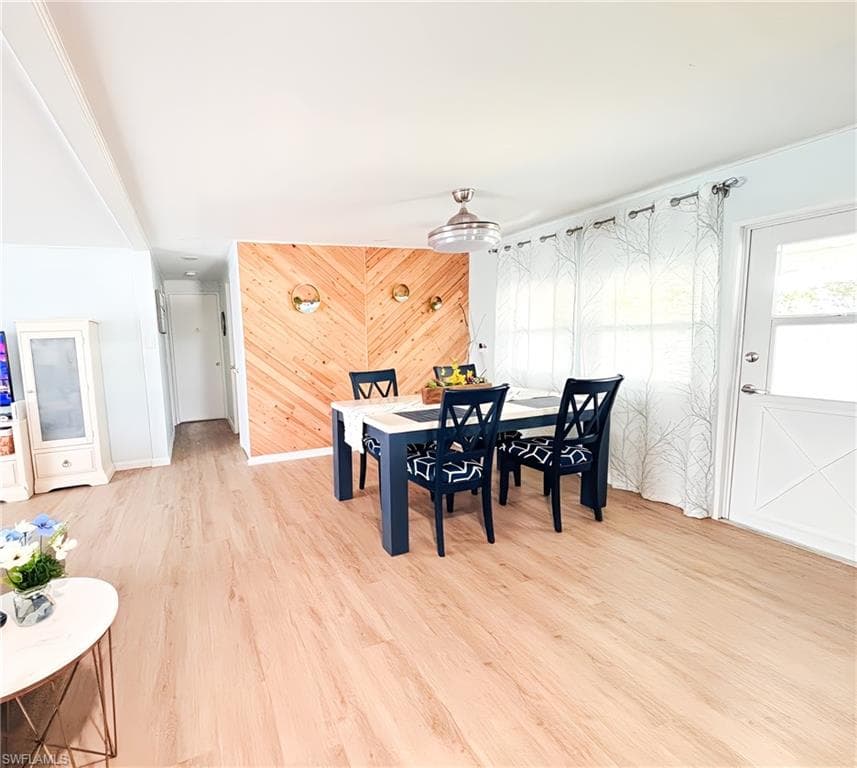 33 Henderson DR, NAPLES FL 34114-2