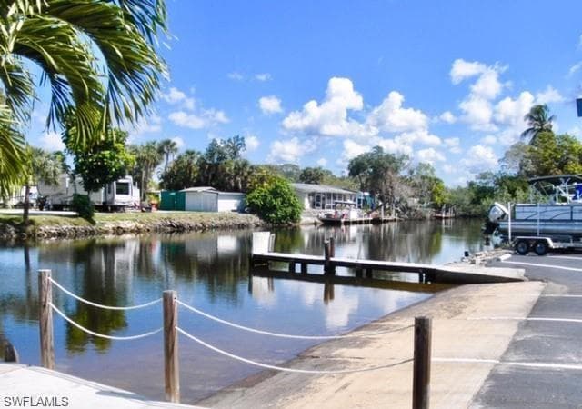 33 Henderson DR, NAPLES FL 34114-31