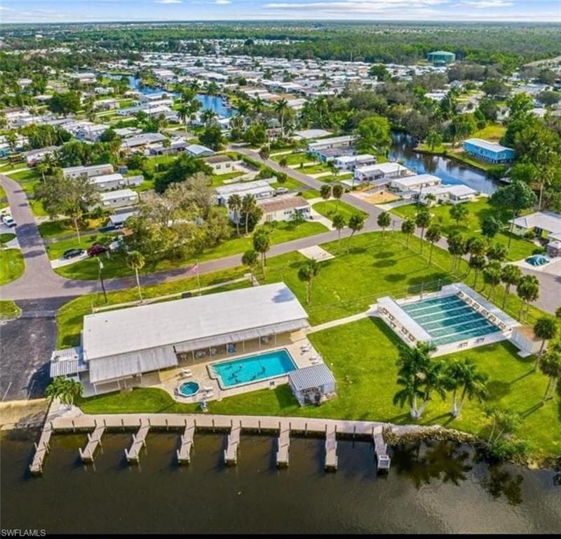 33 Henderson DR, NAPLES FL 34114-32