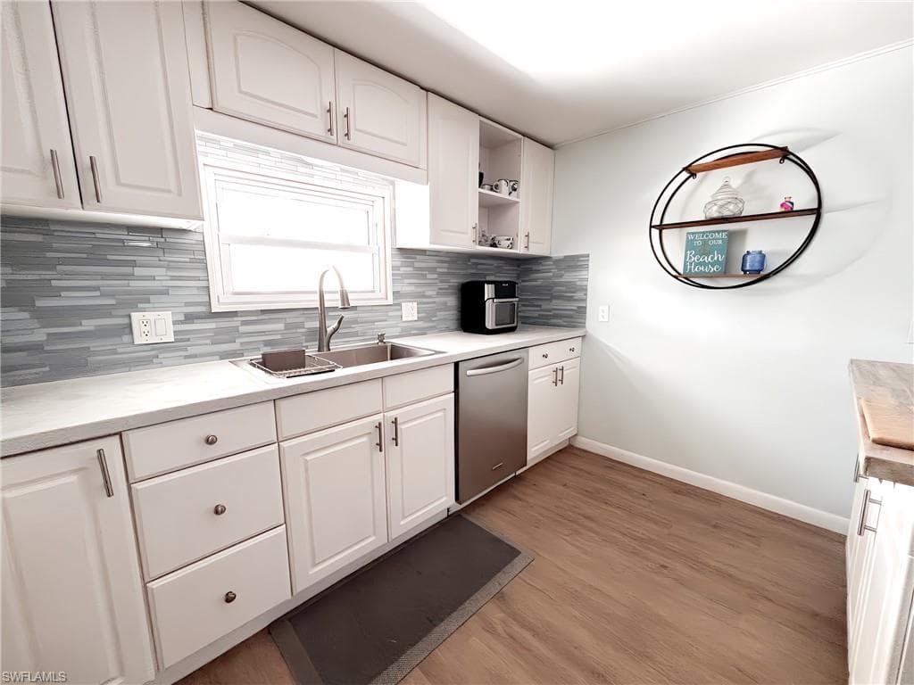 33 Henderson DR, NAPLES FL 34114-34