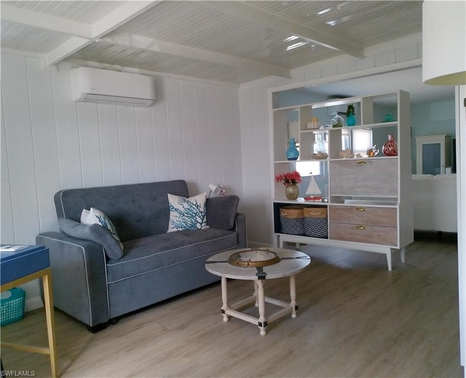 33 Henderson DR, NAPLES FL 34114-38