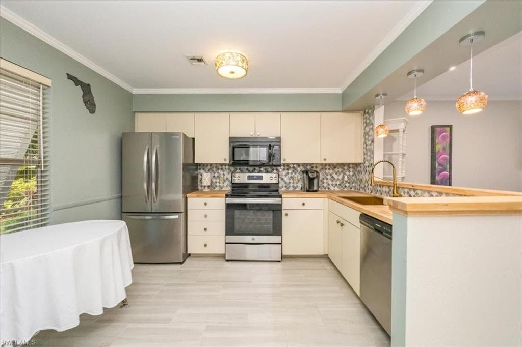 25492 Cockleshell DR # 102, BONITA SPRINGS FL 34135-7