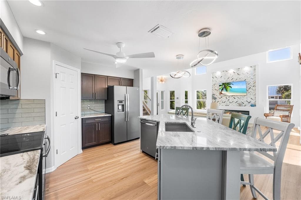 241 Violet DR-17
