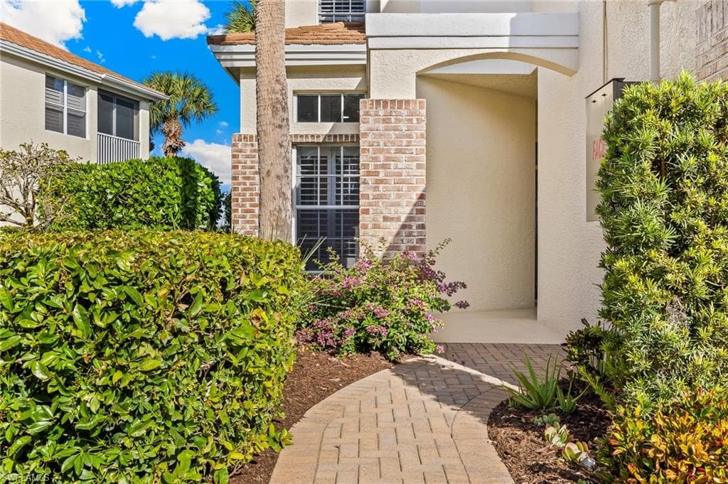 25000 Cypress Hollow CT # 101, BONITA SPRINGS FL 34134-1