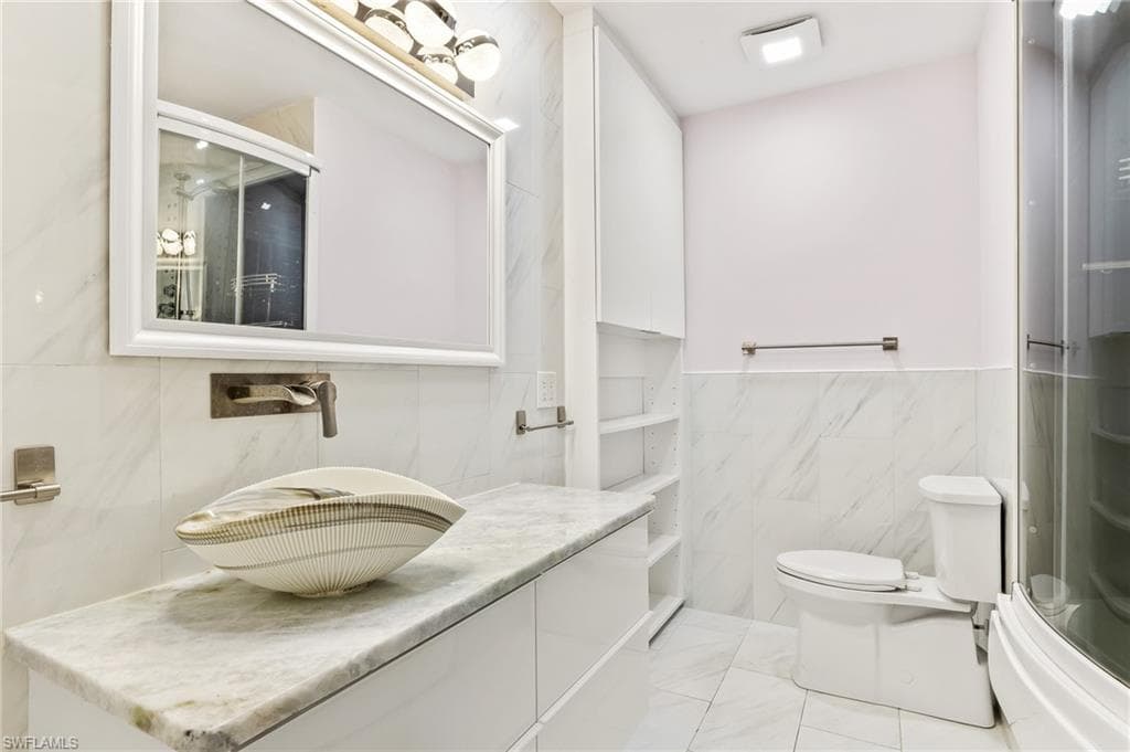 25000 Cypress Hollow CT # 101, BONITA SPRINGS FL 34134-16