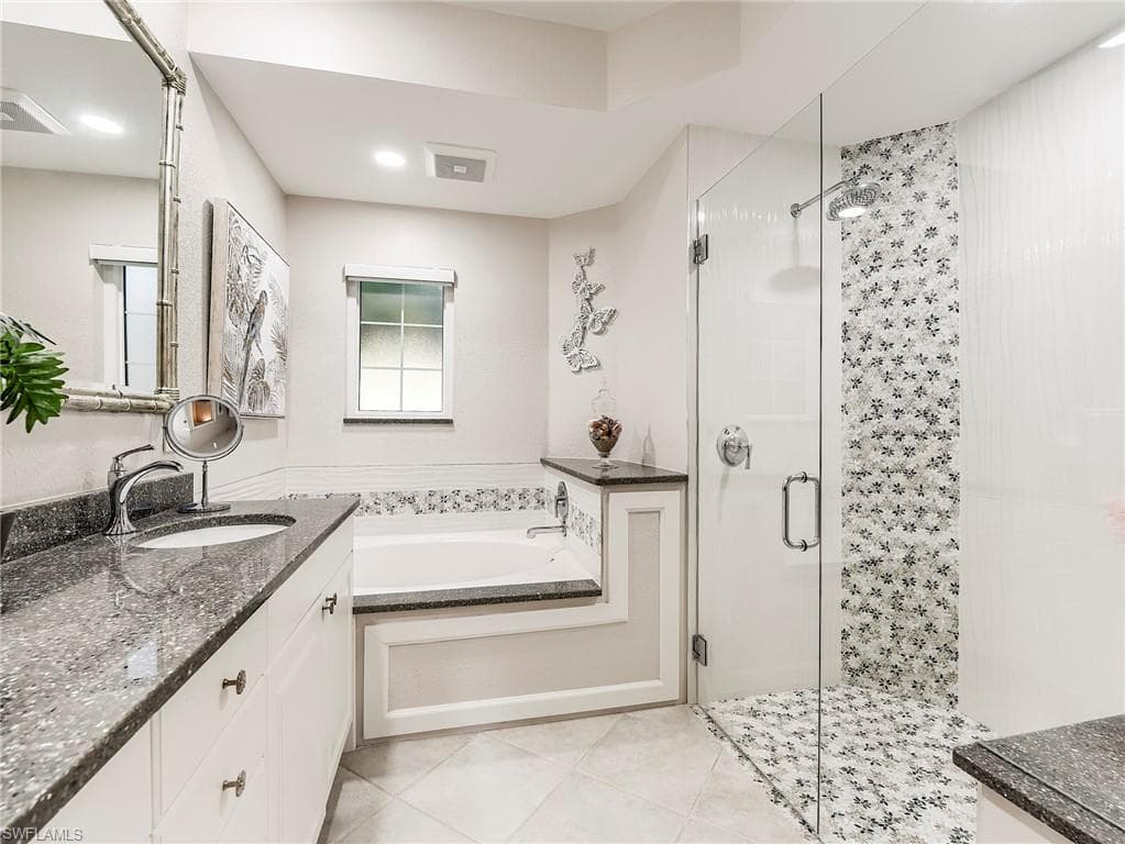 23011 Rosedale DR # 101, ESTERO FL 34135-24