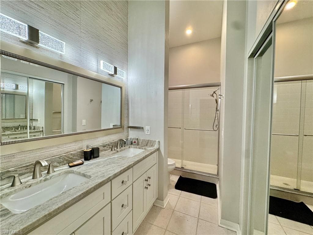 5045 Cedar Springs DR # 203, NAPLES FL 34110-6