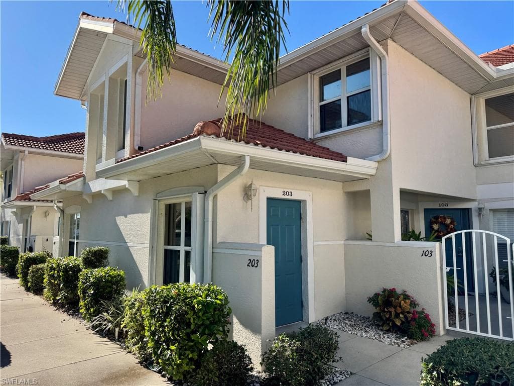 5045 Cedar Springs DR # 203, NAPLES FL 34110-2
