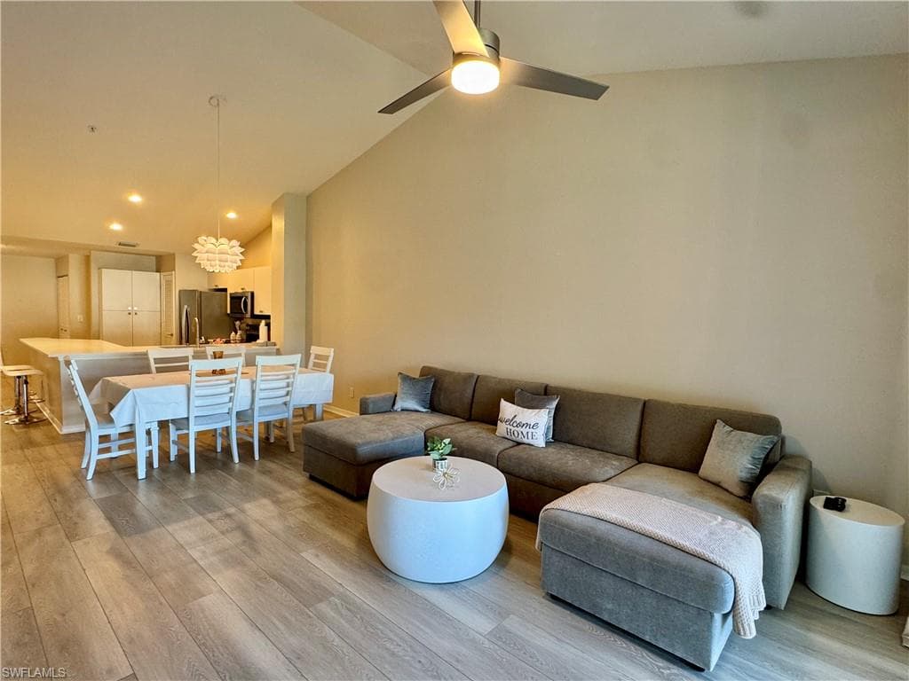 5045 Cedar Springs DR # 203, NAPLES FL 34110-17