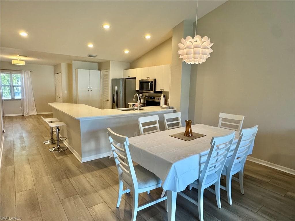 5045 Cedar Springs DR # 203, NAPLES FL 34110-3