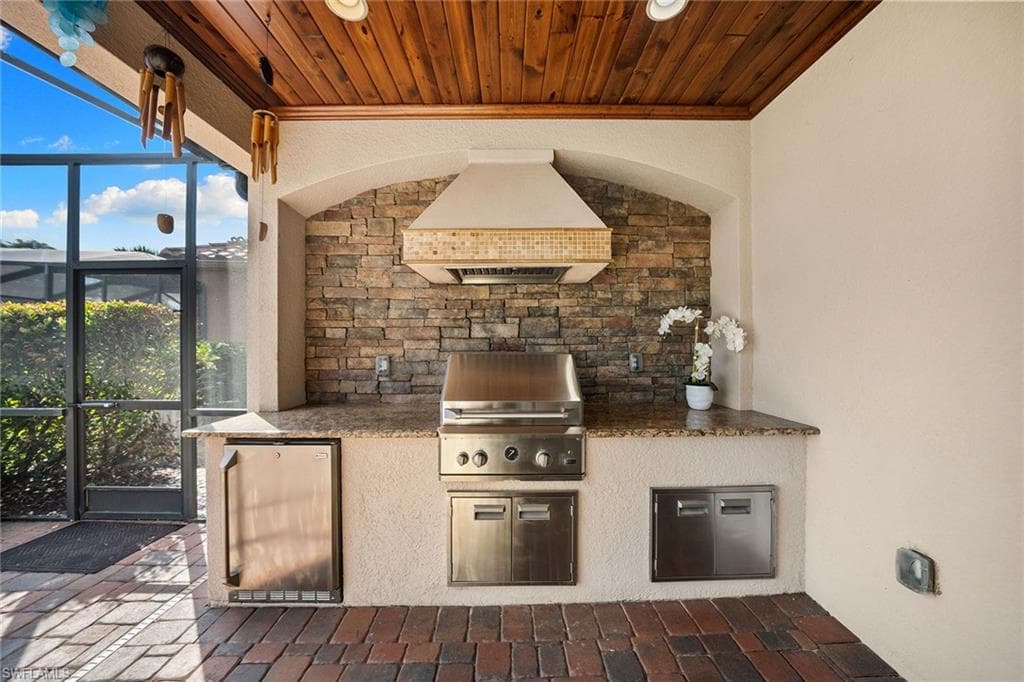 12504 Fenhurst WAY, NAPLES FL 34120-33