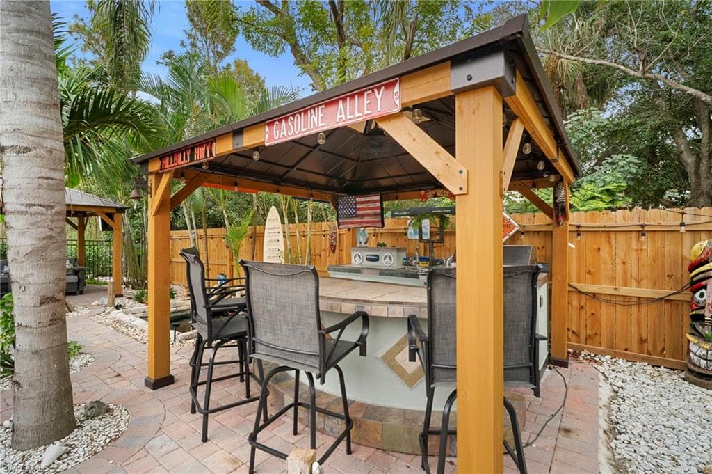 191 Abbey LN, NORTH FORT MYERS FL 33917-22