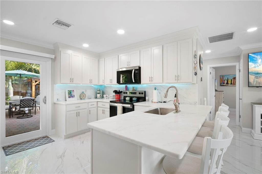 191 Abbey LN, NORTH FORT MYERS FL 33917-5