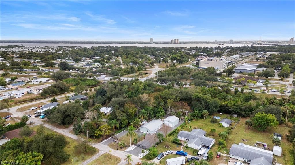191 Abbey LN, NORTH FORT MYERS FL 33917-42