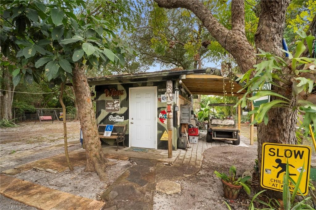 191 Abbey LN, NORTH FORT MYERS FL 33917-29