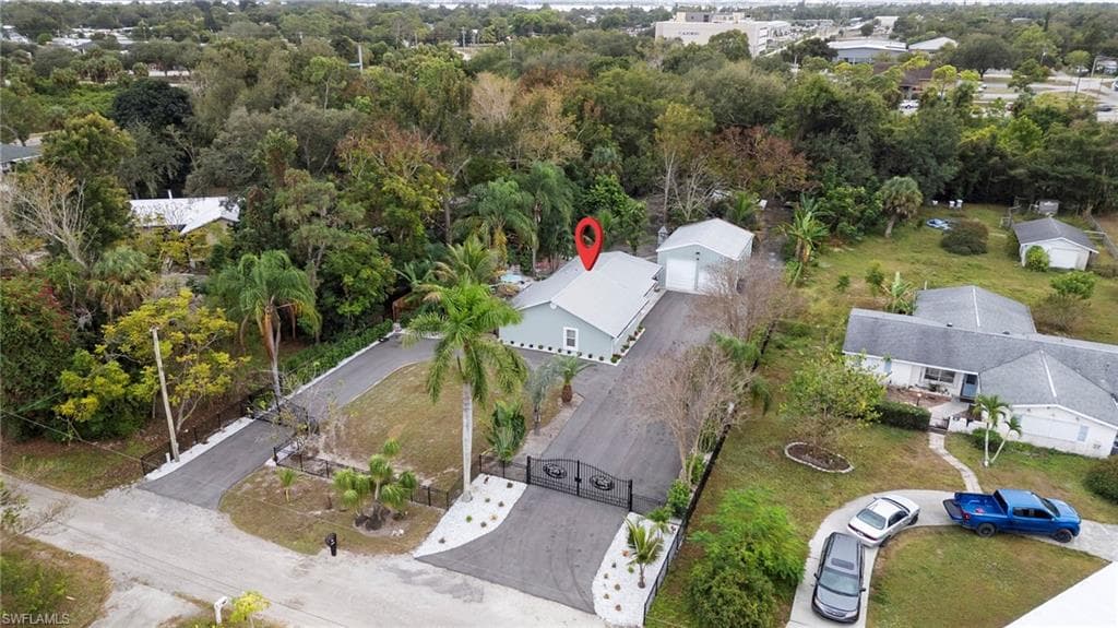 191 Abbey LN, NORTH FORT MYERS FL 33917-36