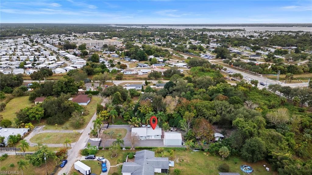 191 Abbey LN, NORTH FORT MYERS FL 33917-39
